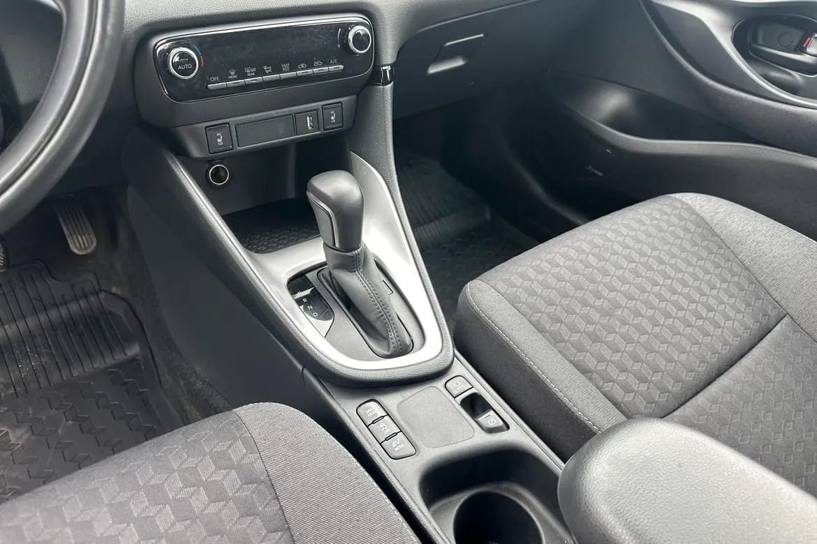 Vehicle image 20