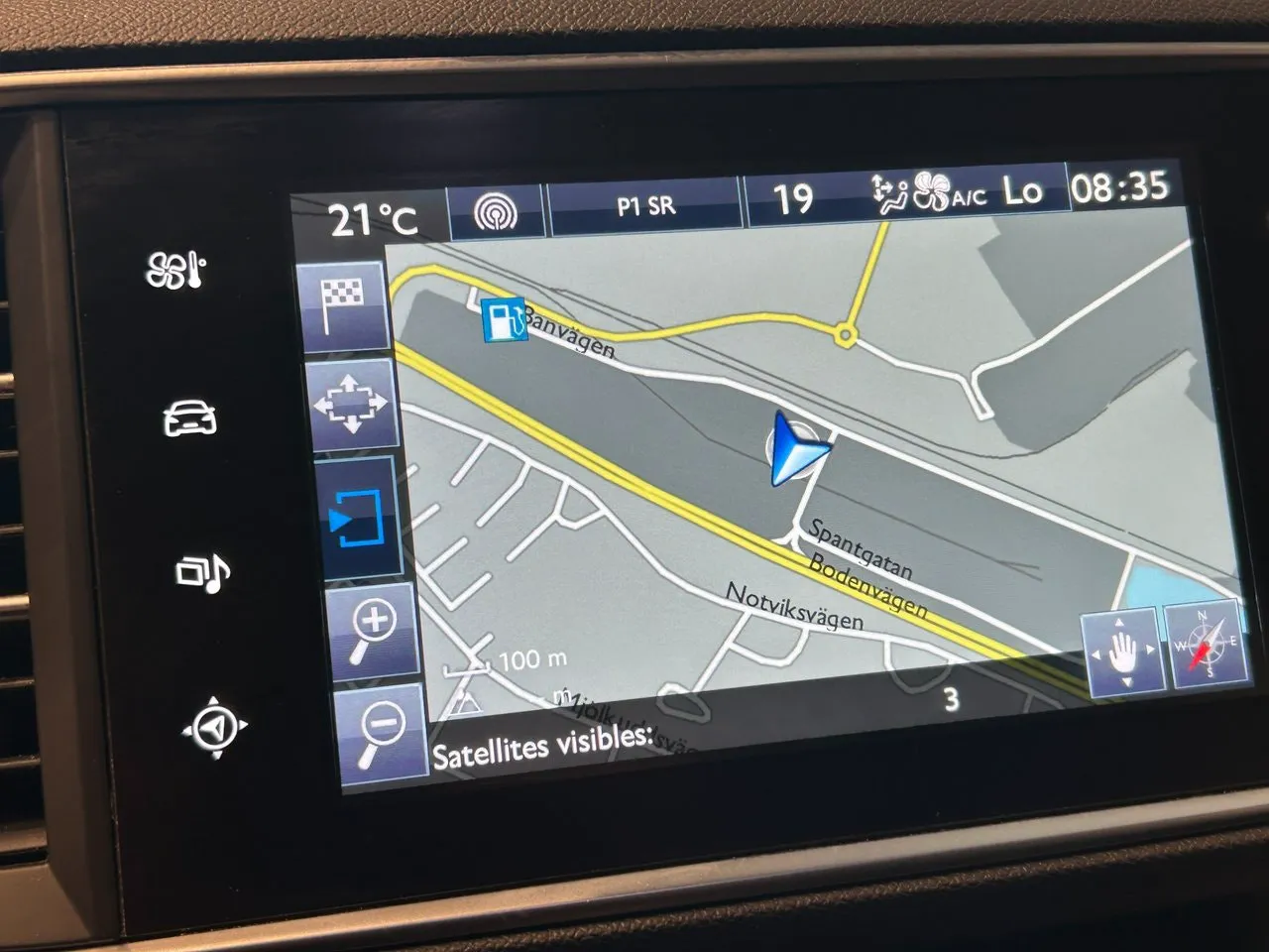Vehicle image 11