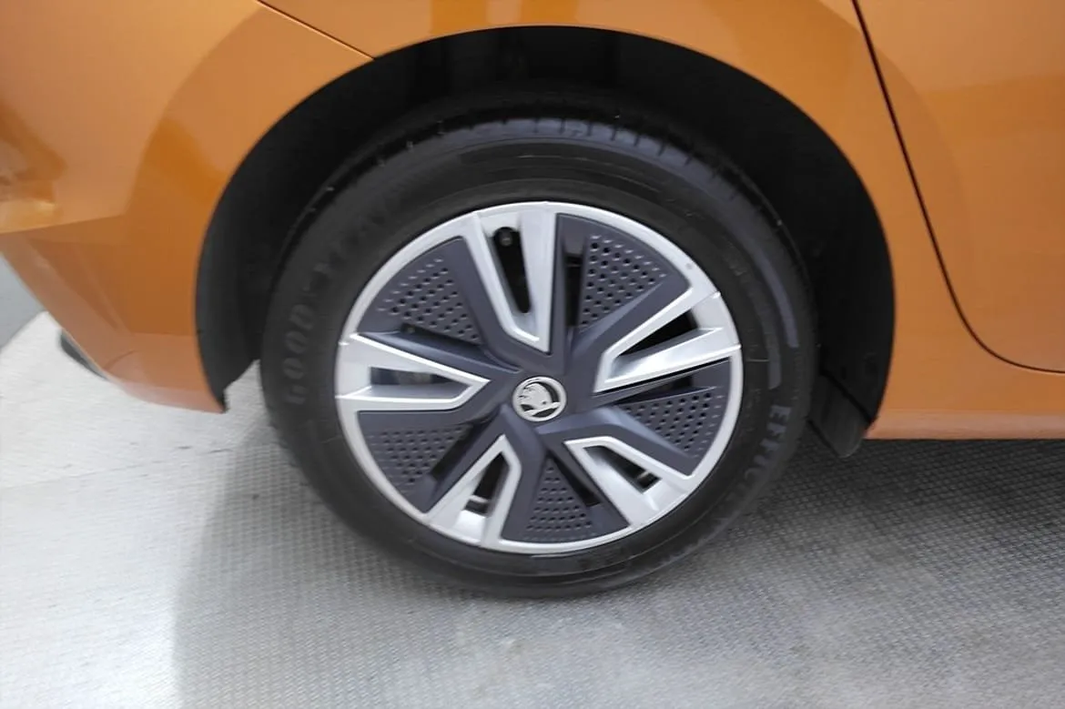 Vehicle image 20