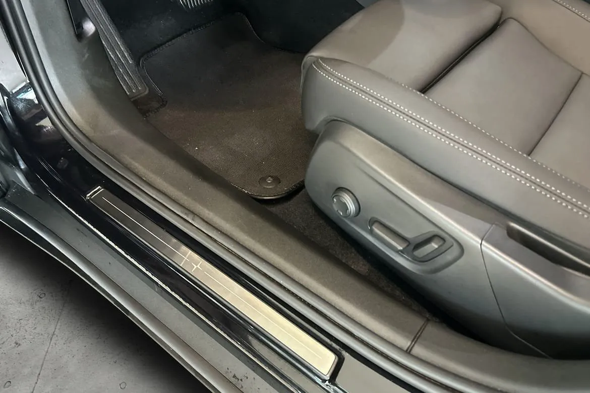 Vehicle image 22
