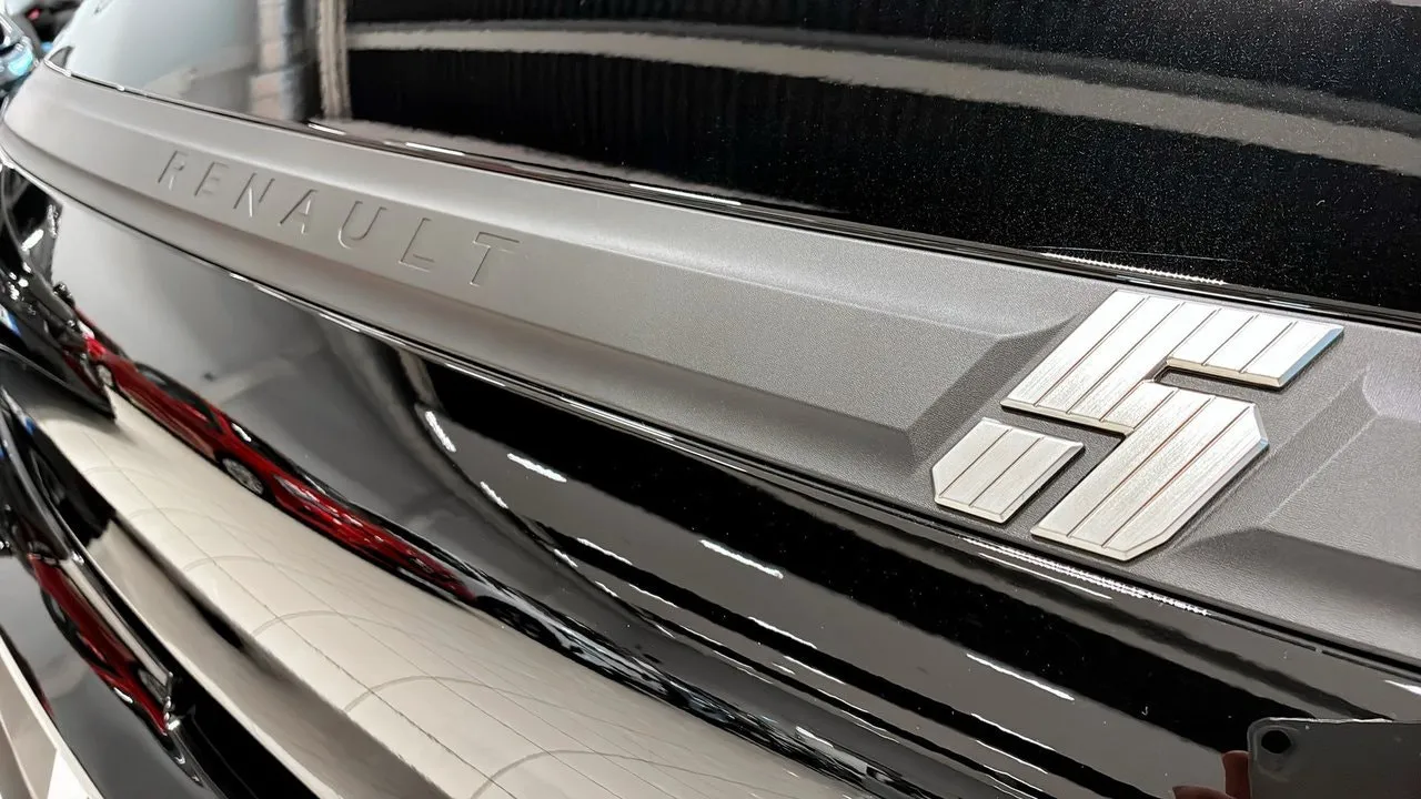 Vehicle image 18