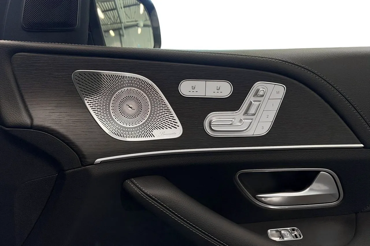 Vehicle image 29