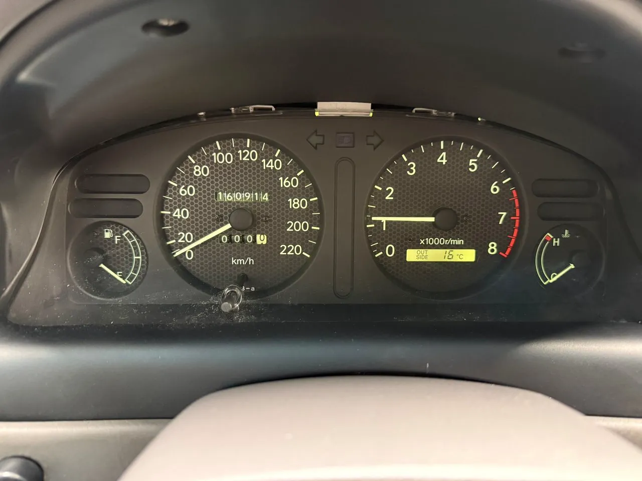 Vehicle image 16
