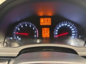 Toyota Avensis bild 17