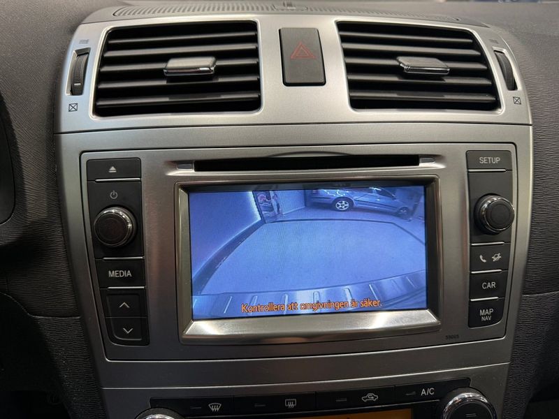 Toyota Avensis bild 16
