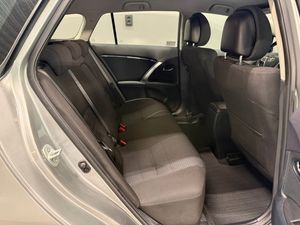 Toyota Avensis bild 12
