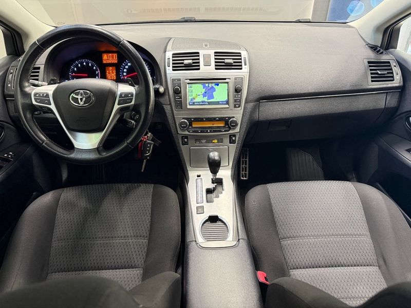 Toyota Avensis bild 13