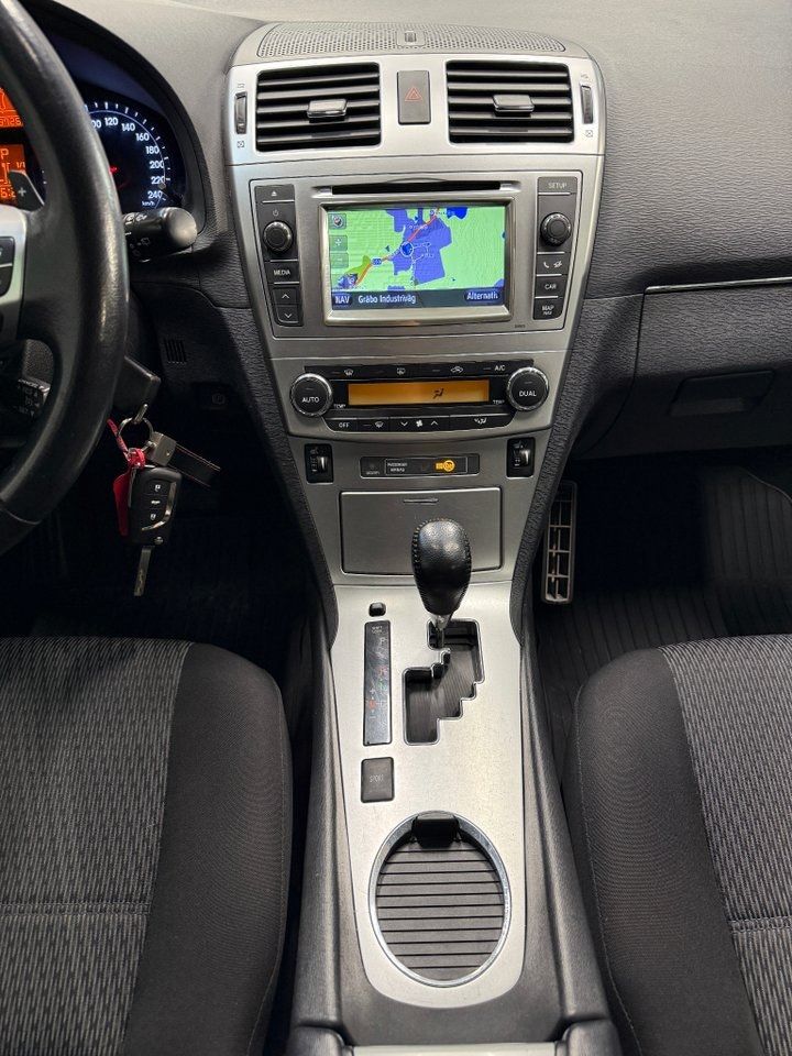 Toyota Avensis bild 14