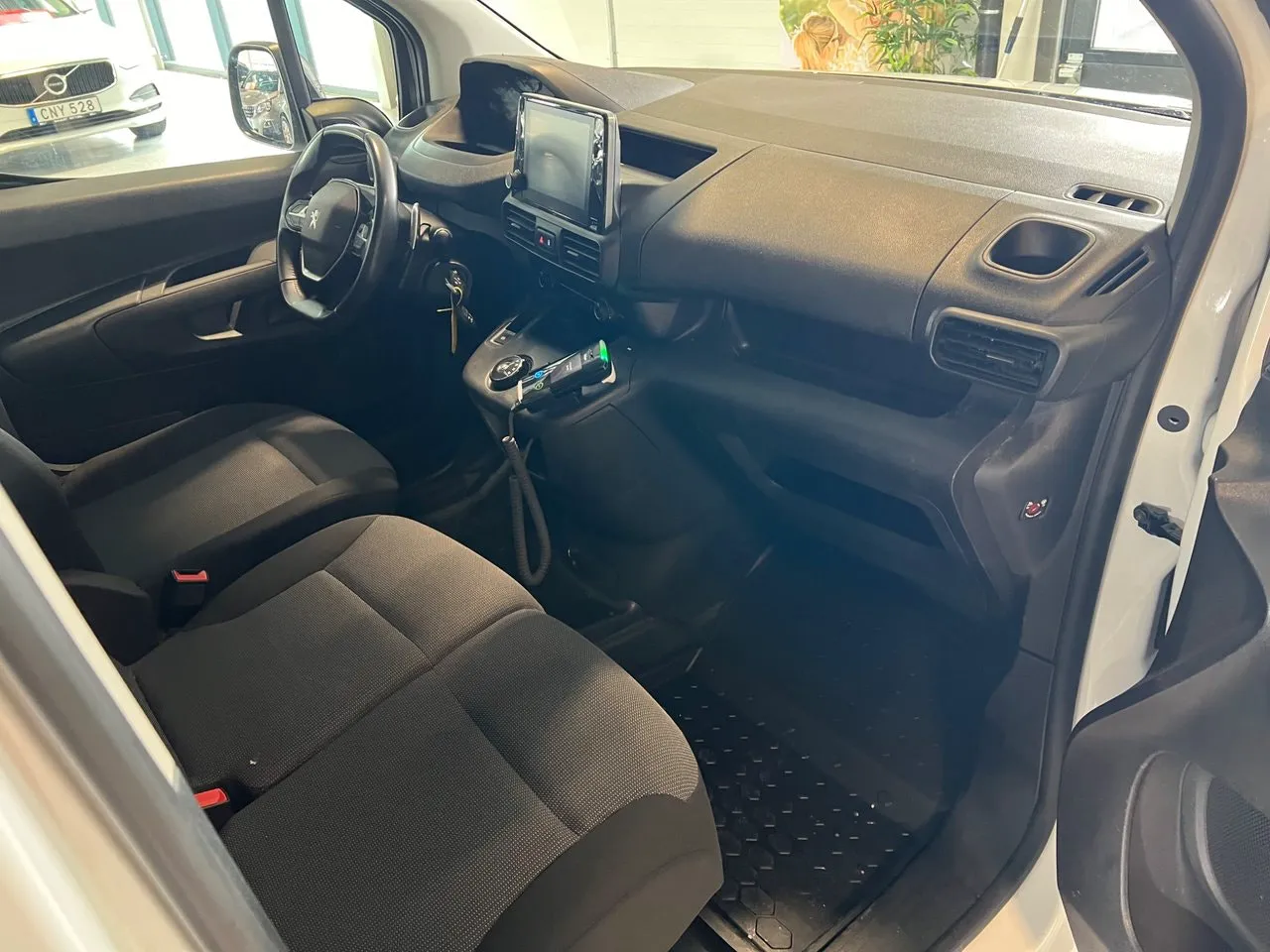Vehicle image 11