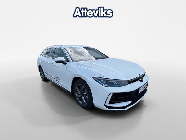 Volkswagen Passat 1.5 TSI 272hk *Elstolar/Panoglastak* - 2025