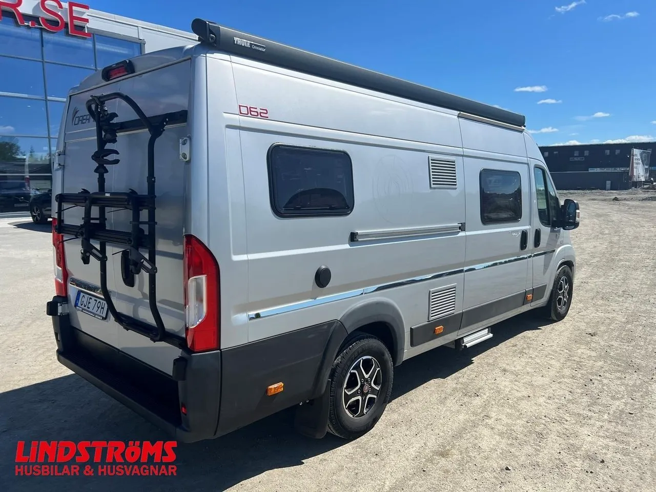 Vehicle image 24