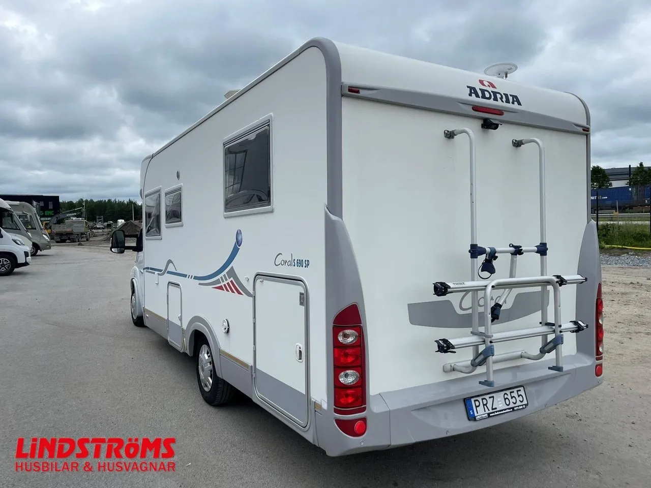 Vehicle image 4