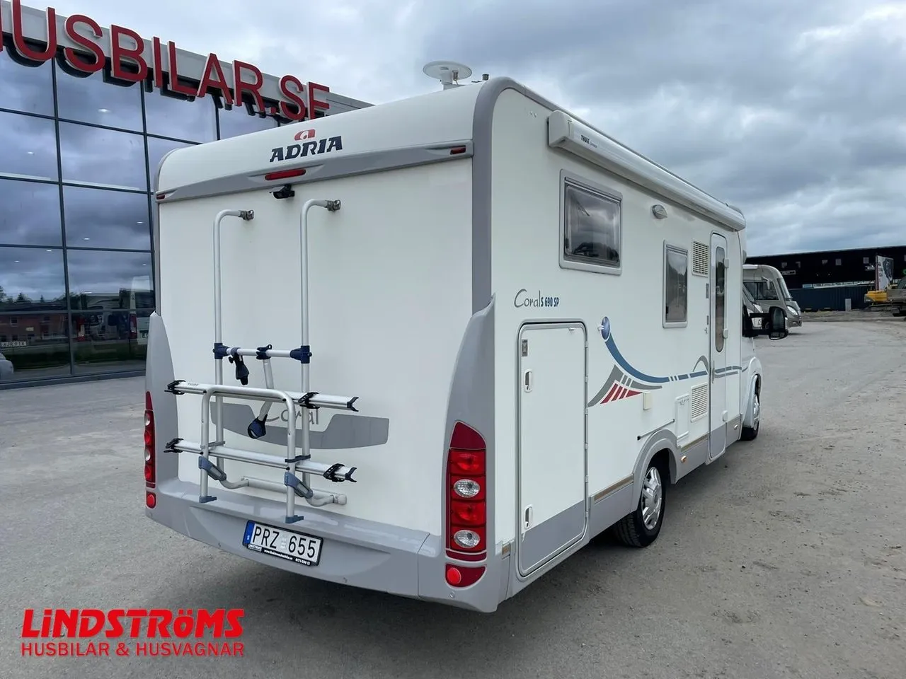 Vehicle image 6