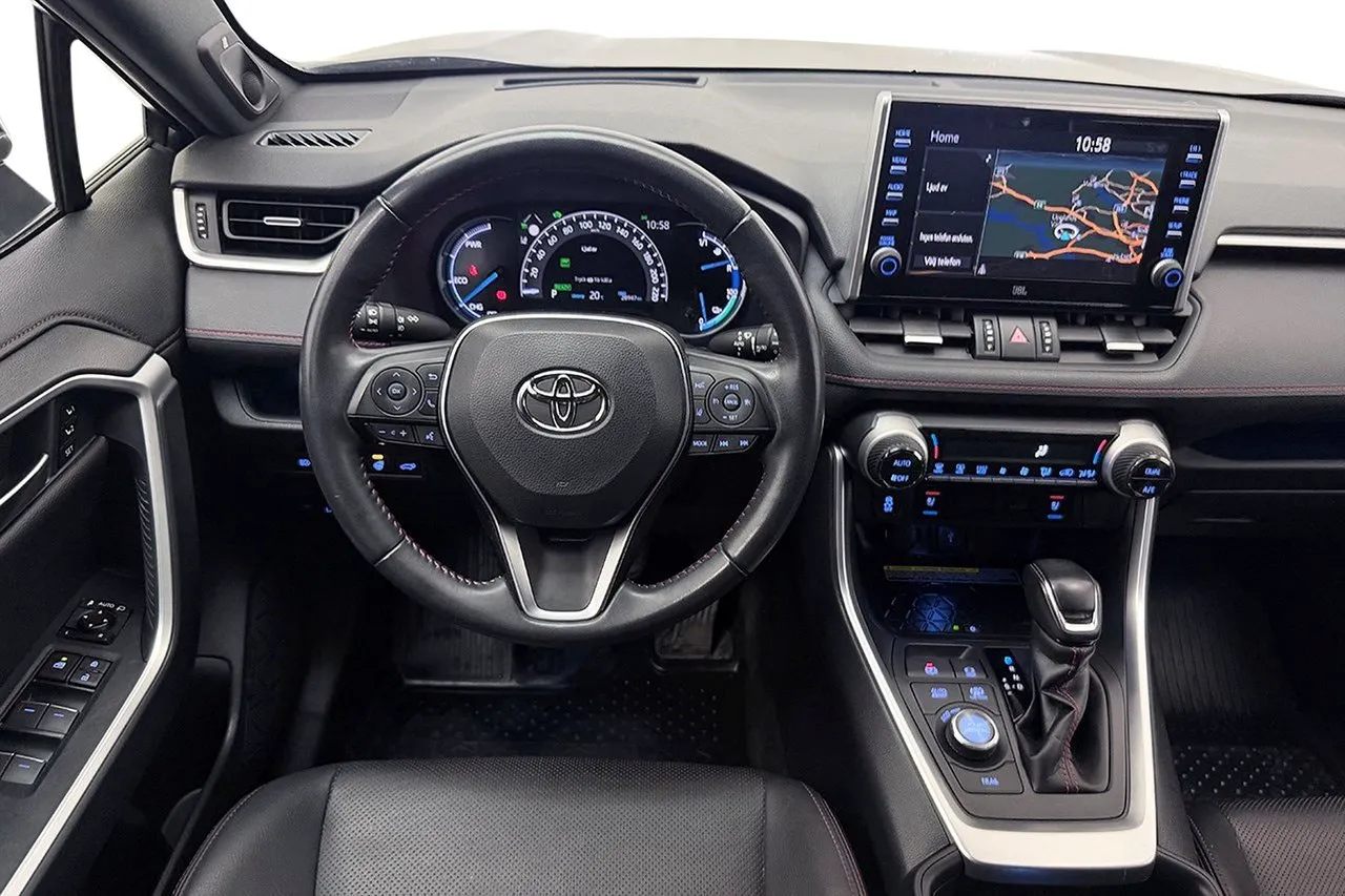 Vehicle image 18