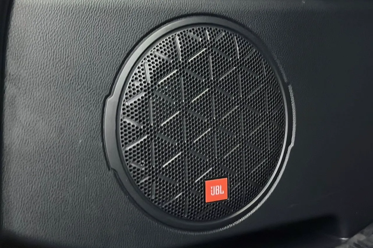 Vehicle image 31