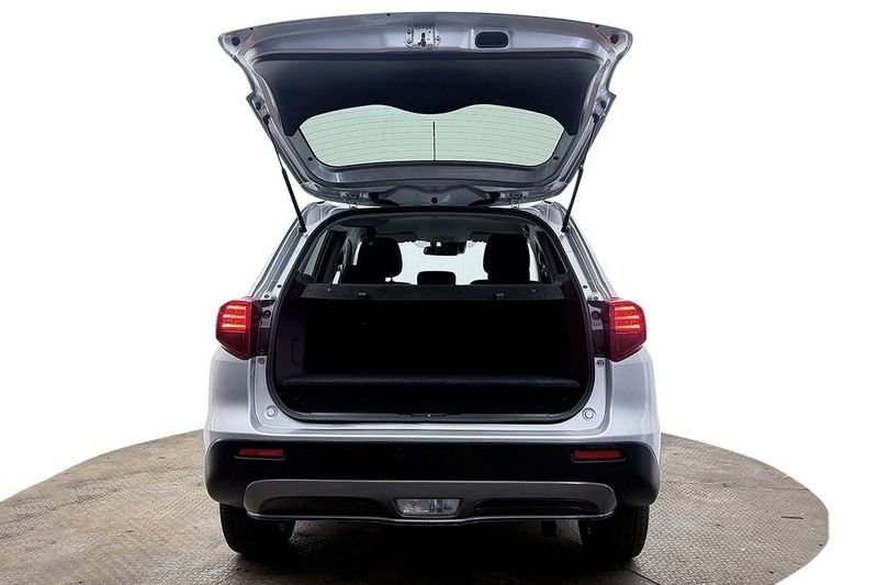 Suzuki Vitara bild 8