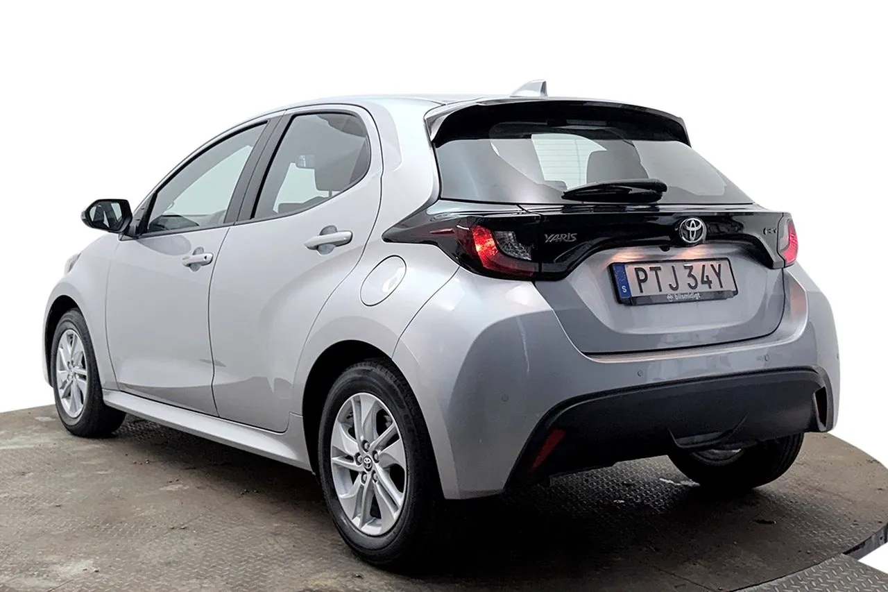 Vehicle image 7