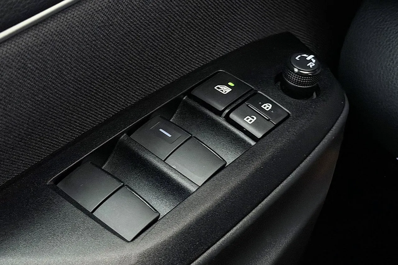 Vehicle image 24