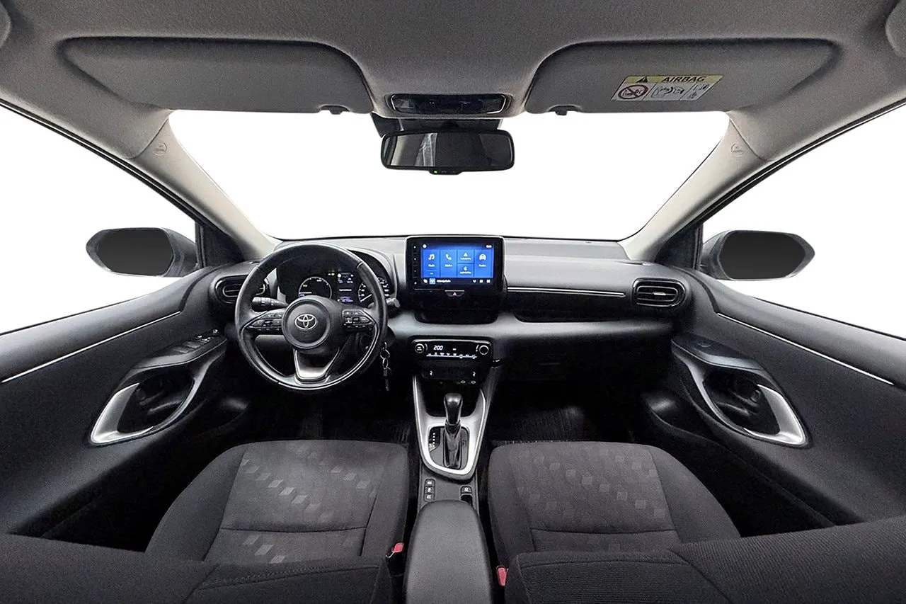 Vehicle image 12