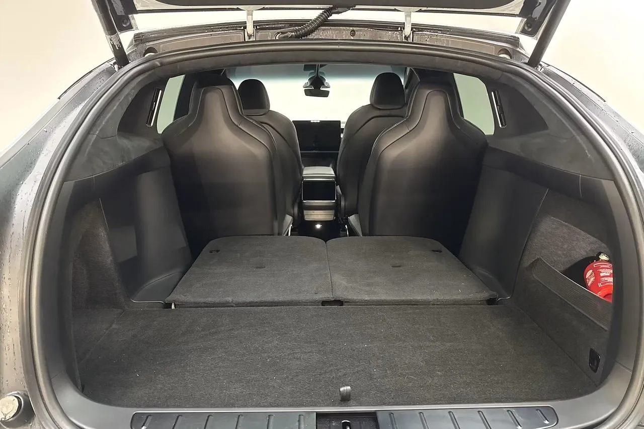 Vehicle image 35
