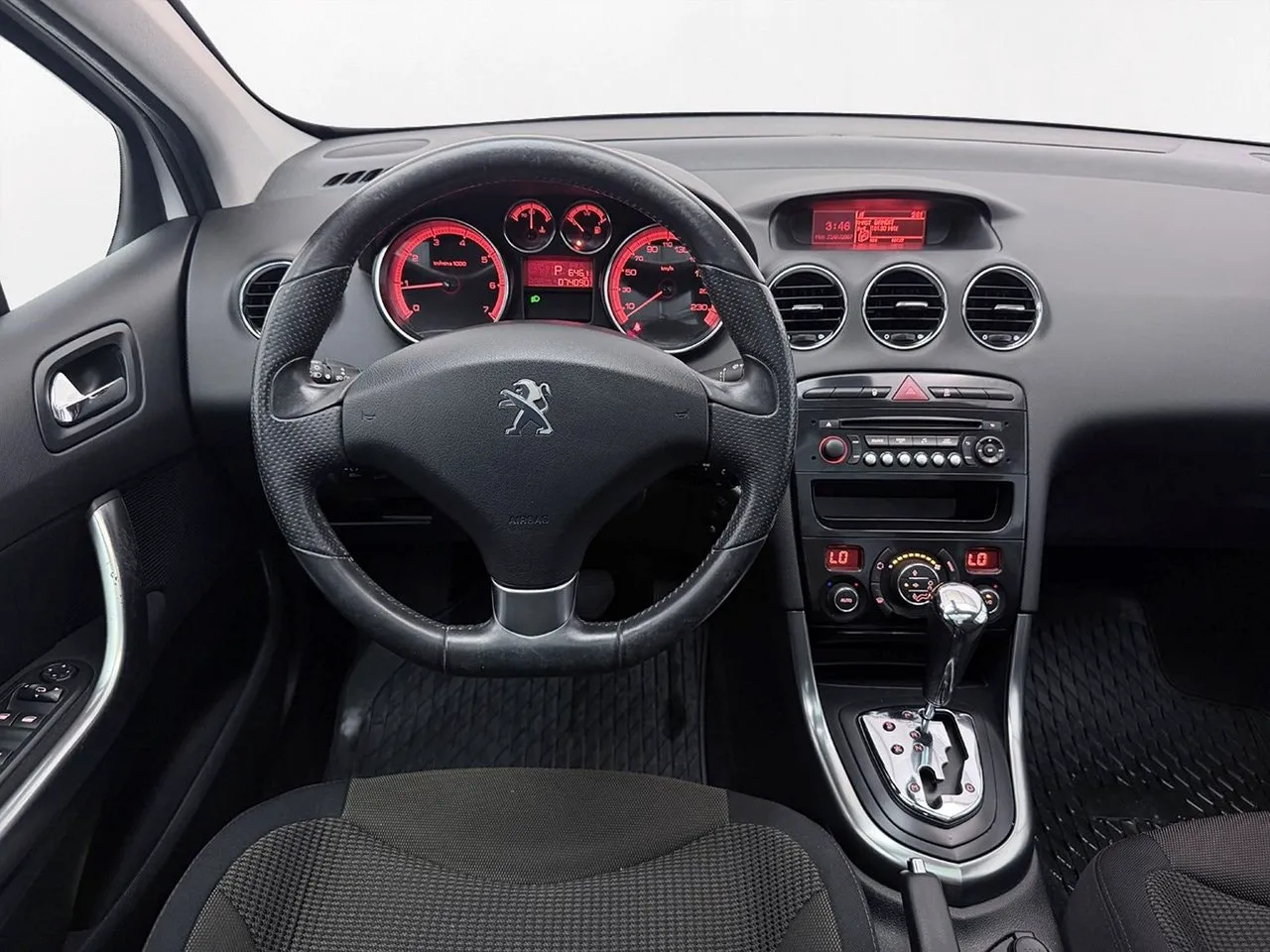Vehicle image 15