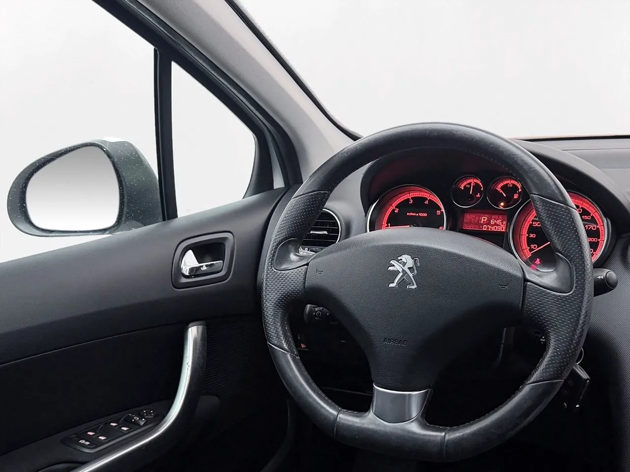 Vehicle image 14