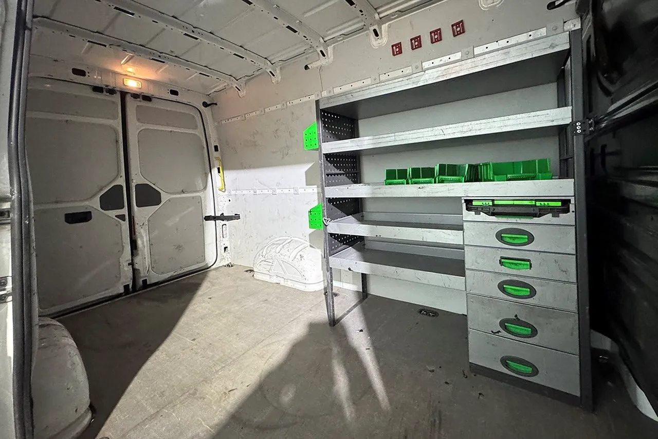 Vehicle image 9