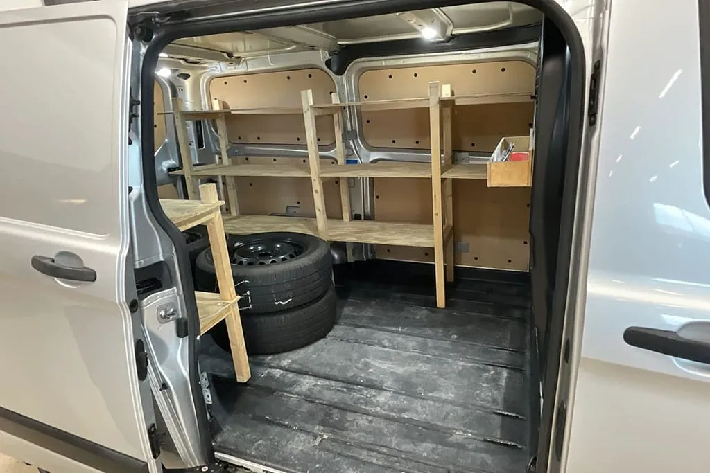 Vehicle image 13