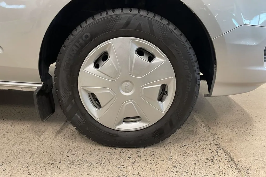 Vehicle image 14