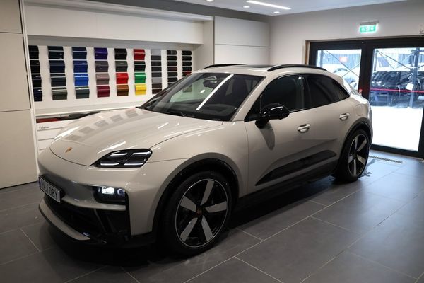 Porsche Macan GTS / Panoramatak / 571 HK - 2026