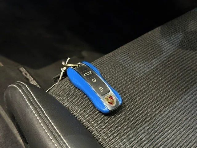 Vehicle image 26