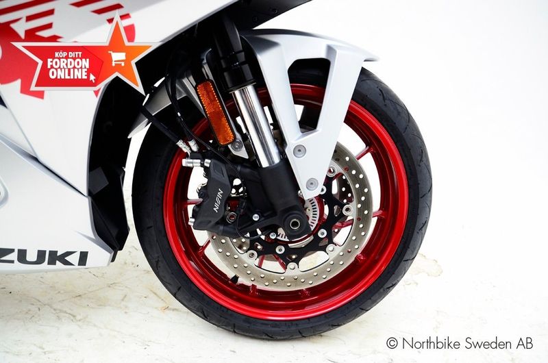 Suzuki GSX-8 bild 6