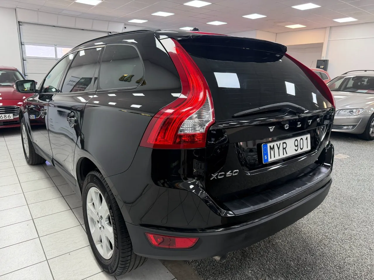 Vehicle image 19