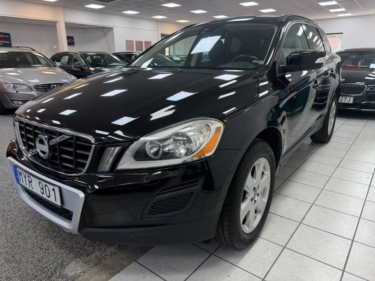 Vehicle image 16