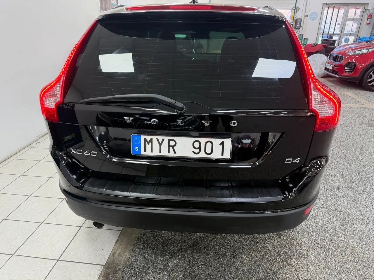 Vehicle image 14