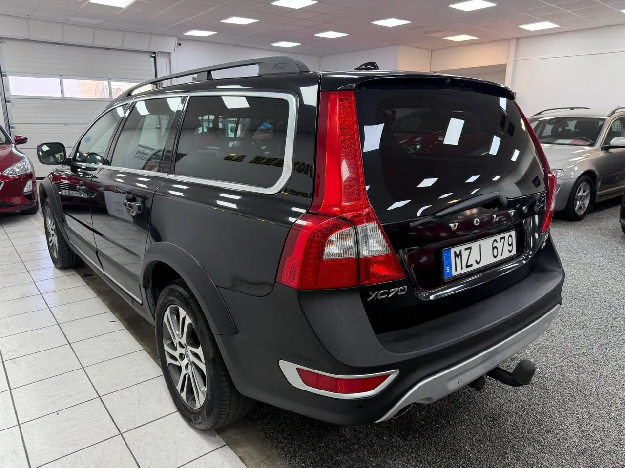 Vehicle image 2
