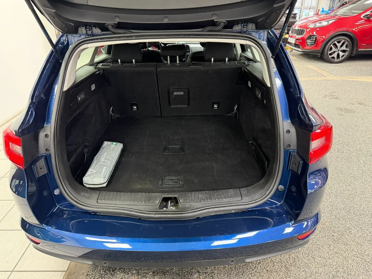 Vehicle image 17