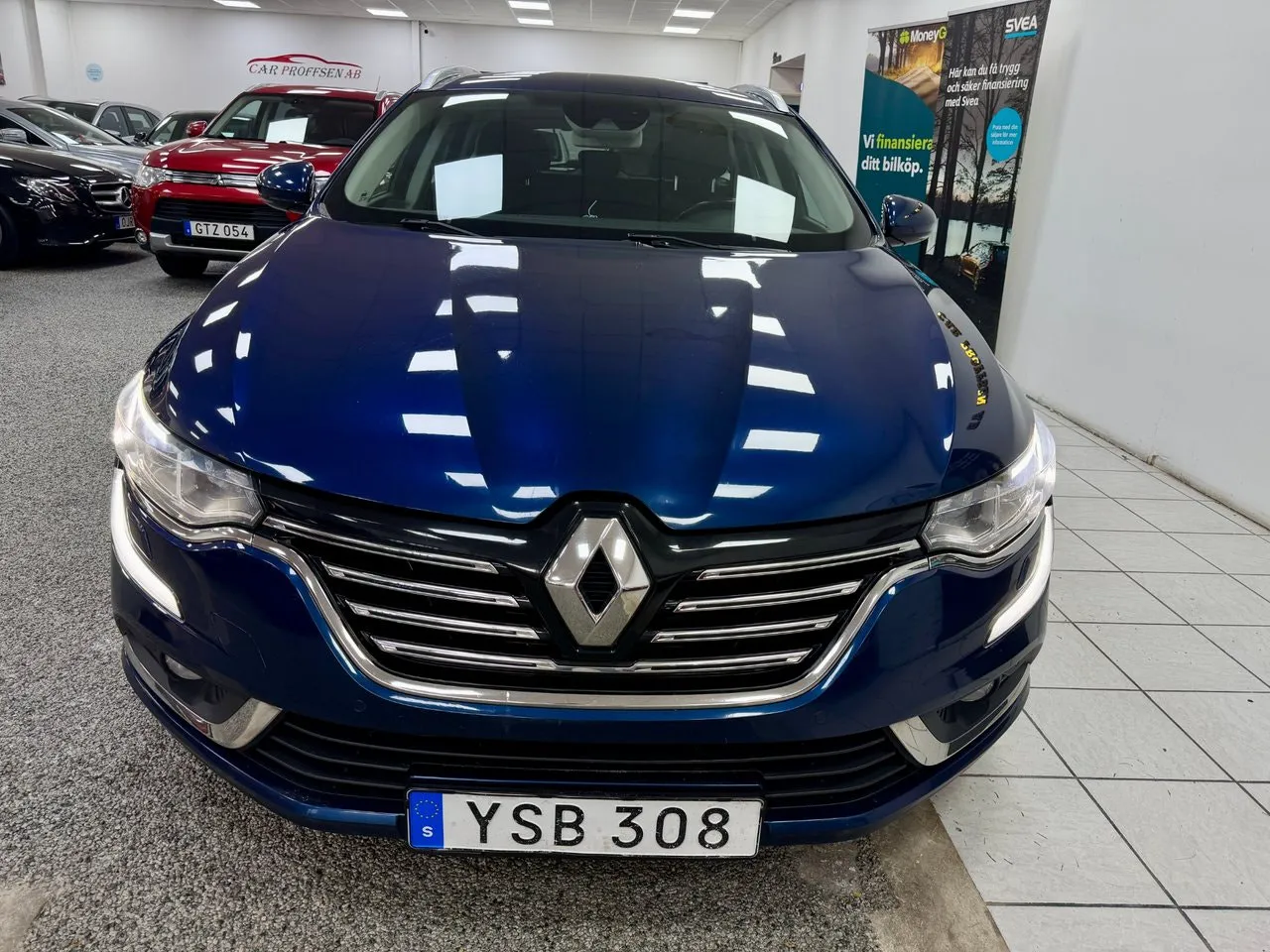 Vehicle image 18