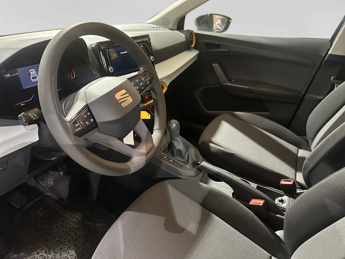 Vehicle image 6