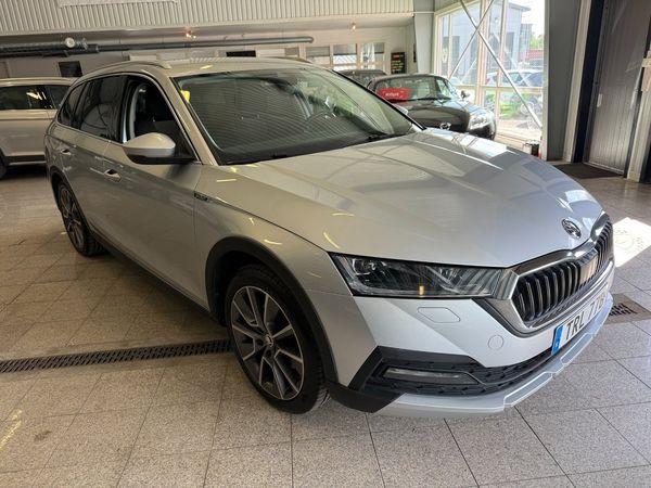 Skoda Octavia Scout 2.0 TDI DSG 4x4 1ägare Cockpit Navi Keyless Värmare - 2022