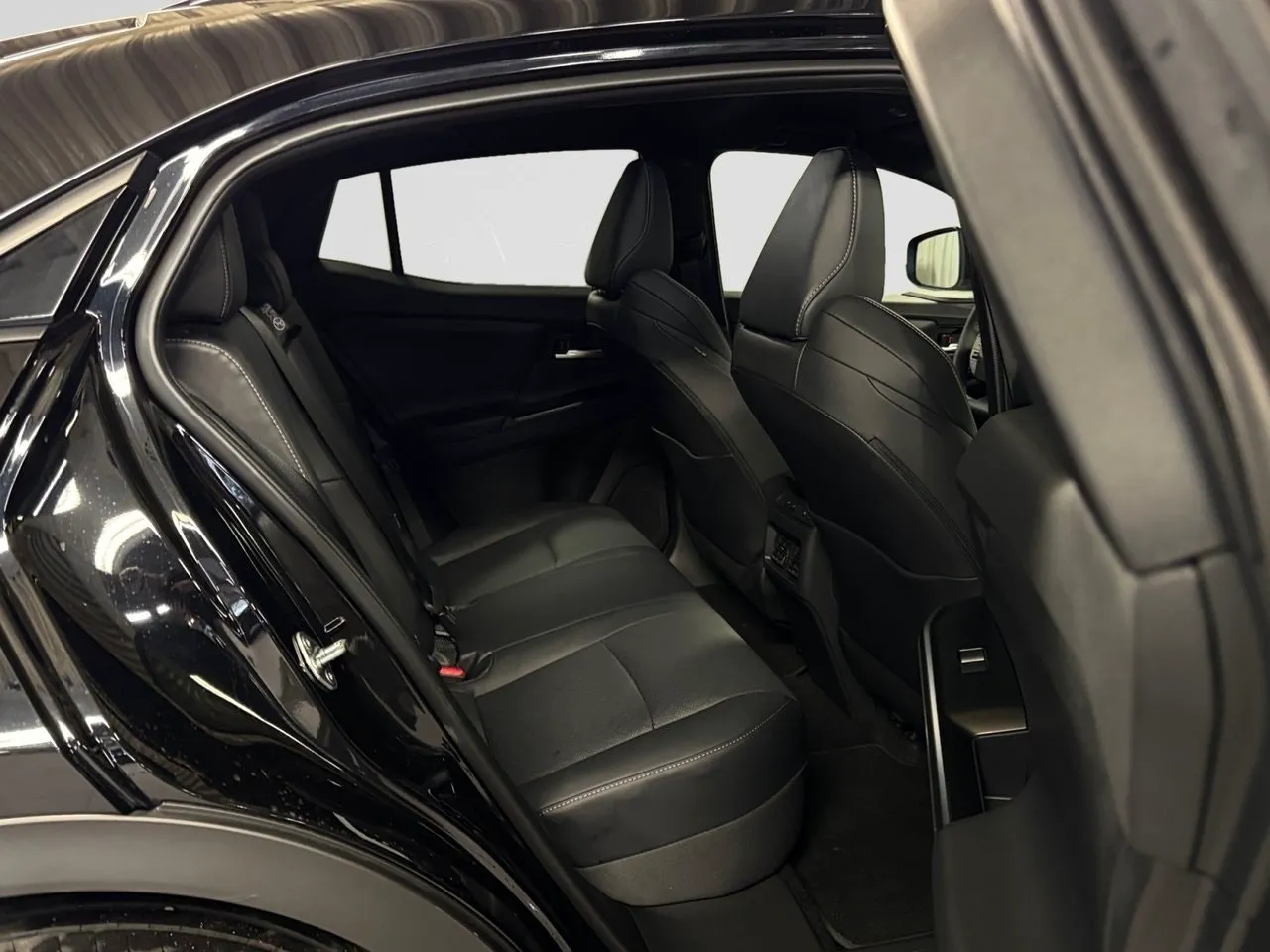 Vehicle image 21