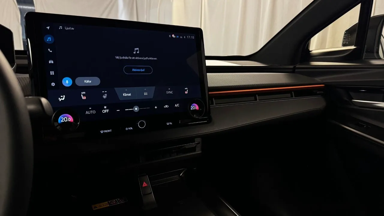 Vehicle image 15