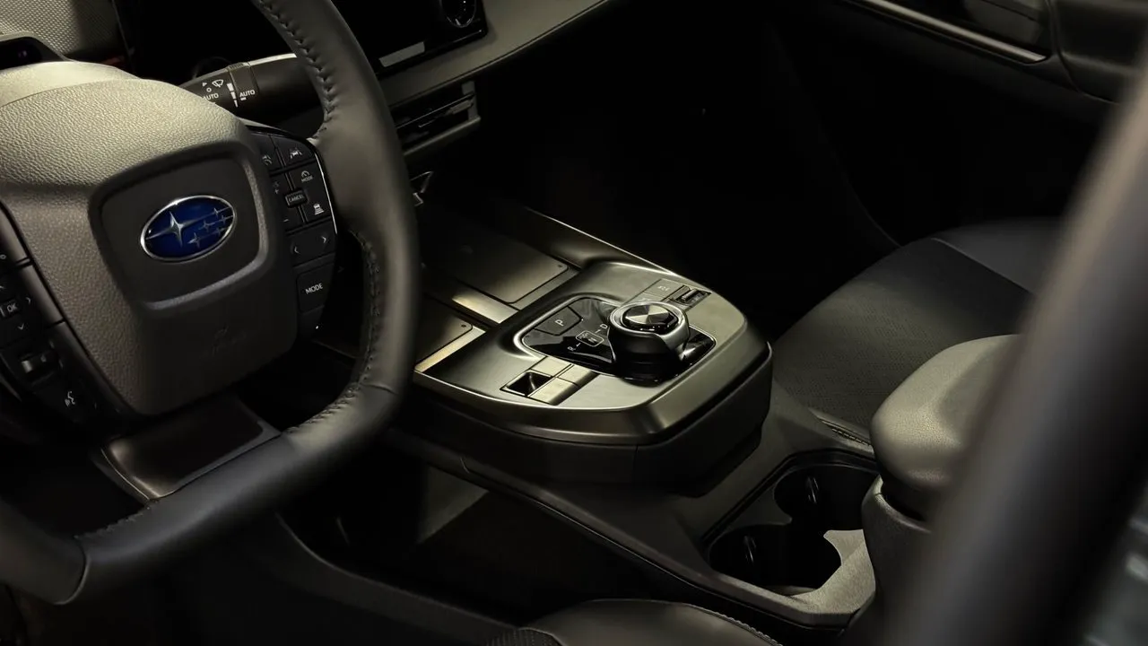Vehicle image 18