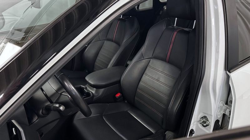 Toyota RAV4 bild 12