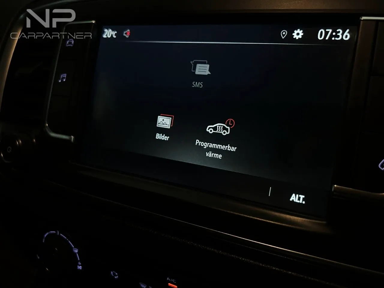 Vehicle image 21