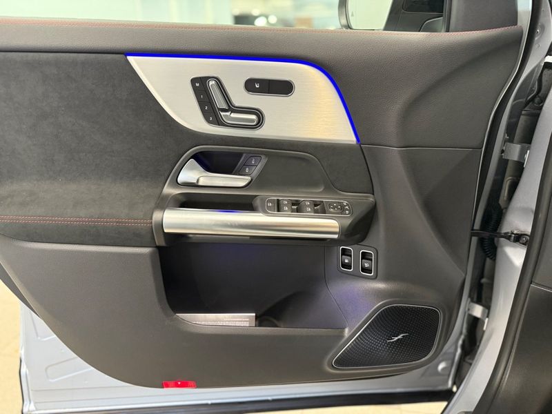 Mercedes GLA250 bild 16
