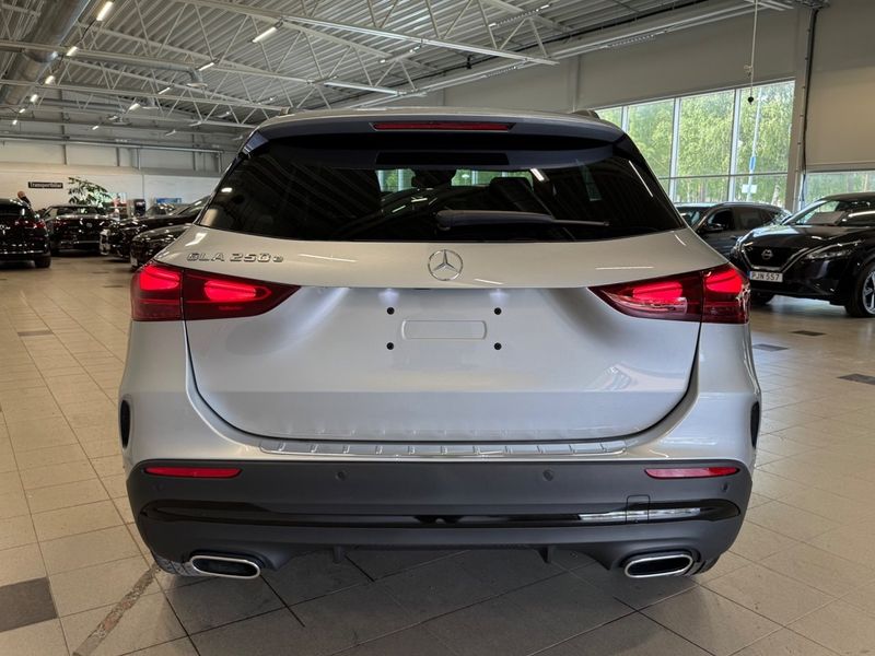 Mercedes GLA250 bild 4