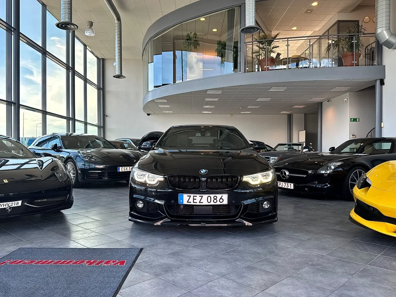 Vehicle image 12