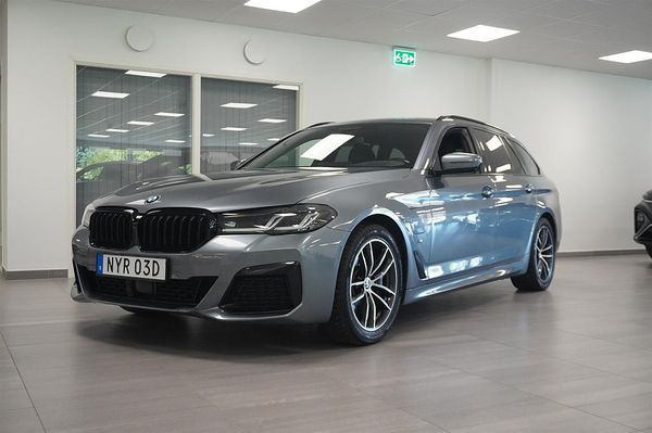 BMW 530 e xDrive Touring M-Sport Innovation DAP PA - 2021