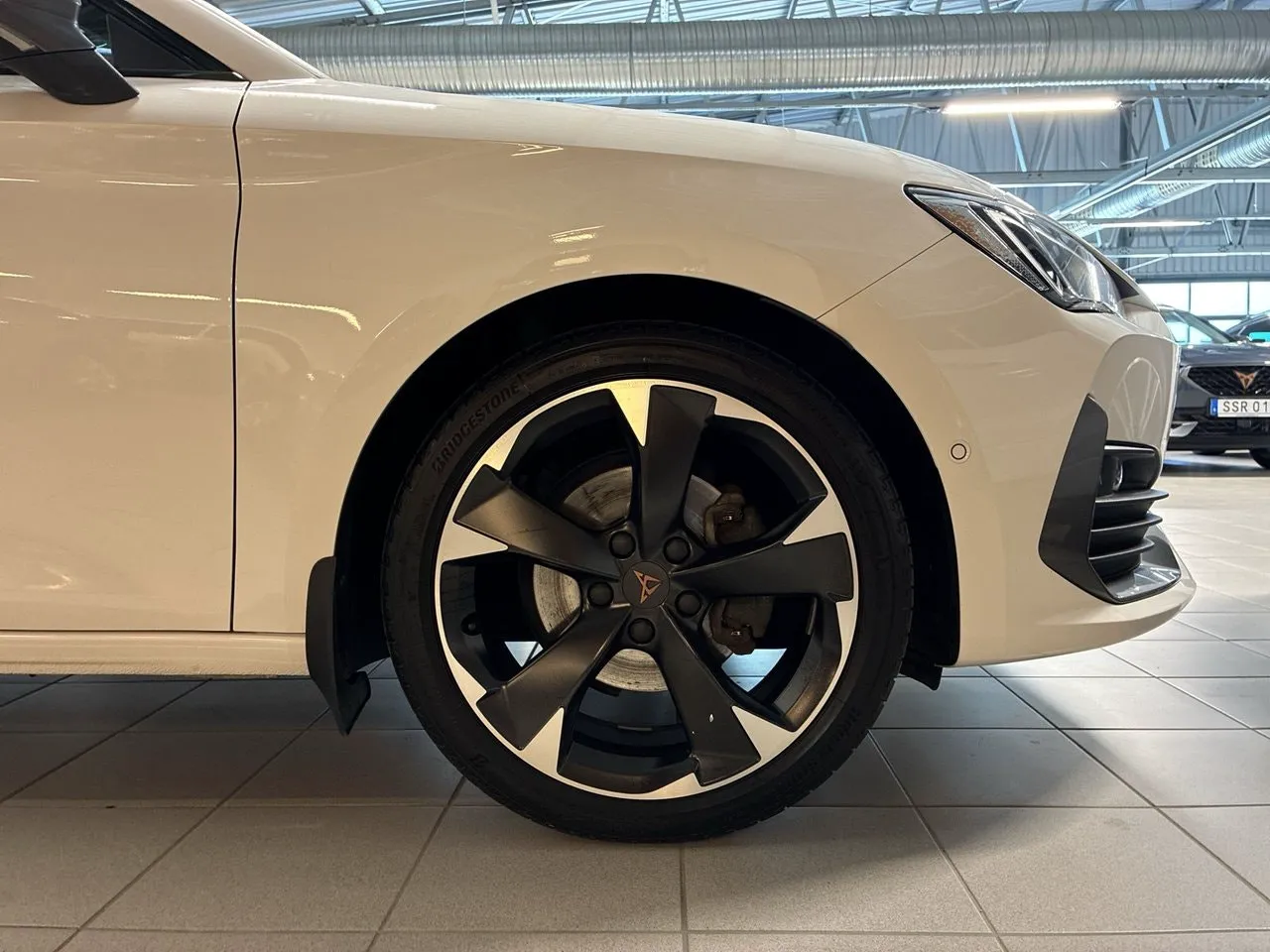 Vehicle image 21